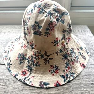 NWT- Tory Burch Printed Floral Bucket Hat – Meadowsweet/New Ivory
